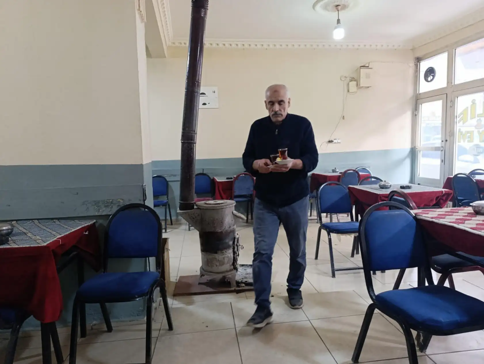 Ağrı'da sonbaharın gelişiyle bacalar tütmeye başladı