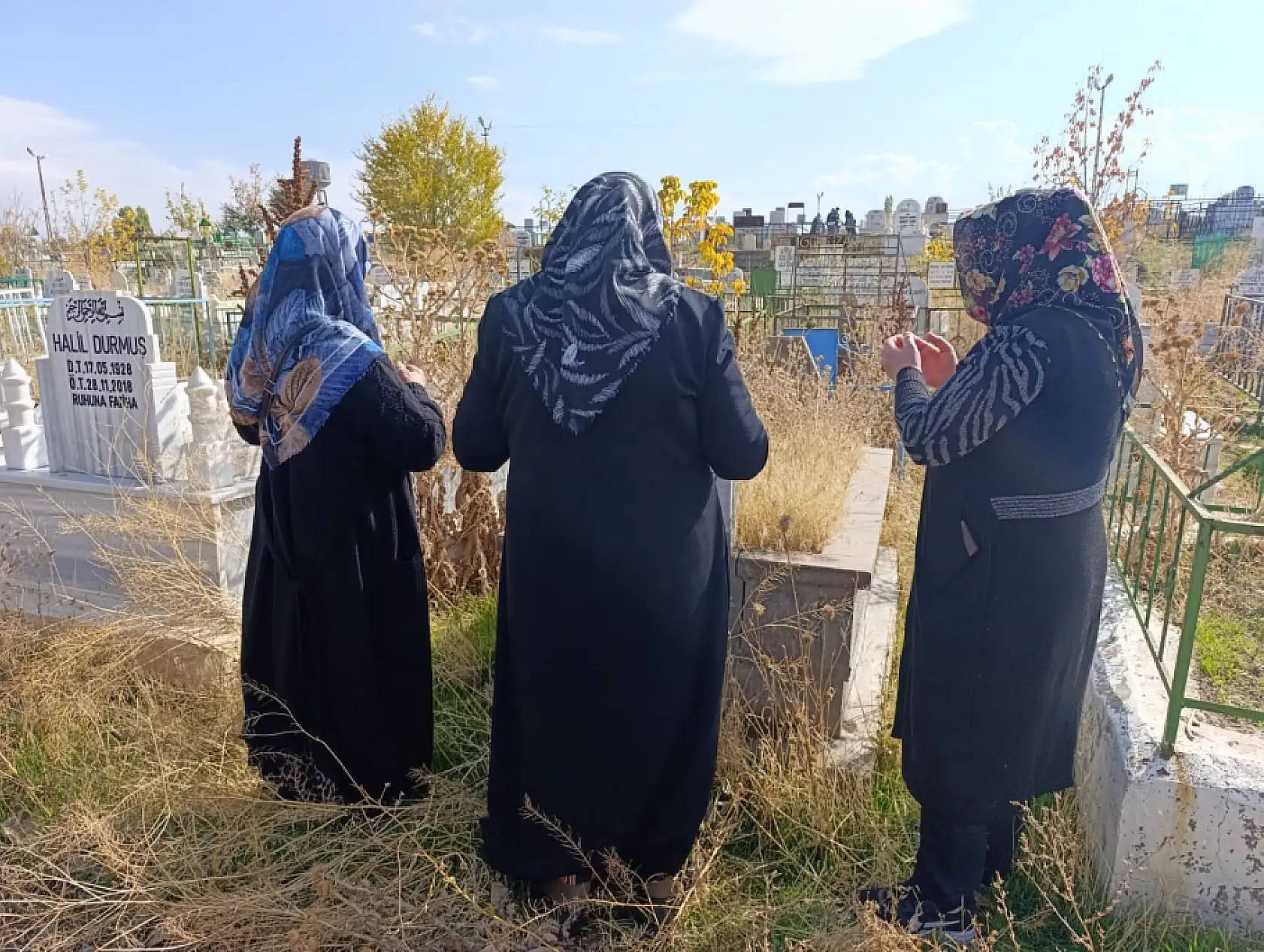 Ağrı'da cuma gününün geleneksel mezarlık ziyaretleri azaldı
