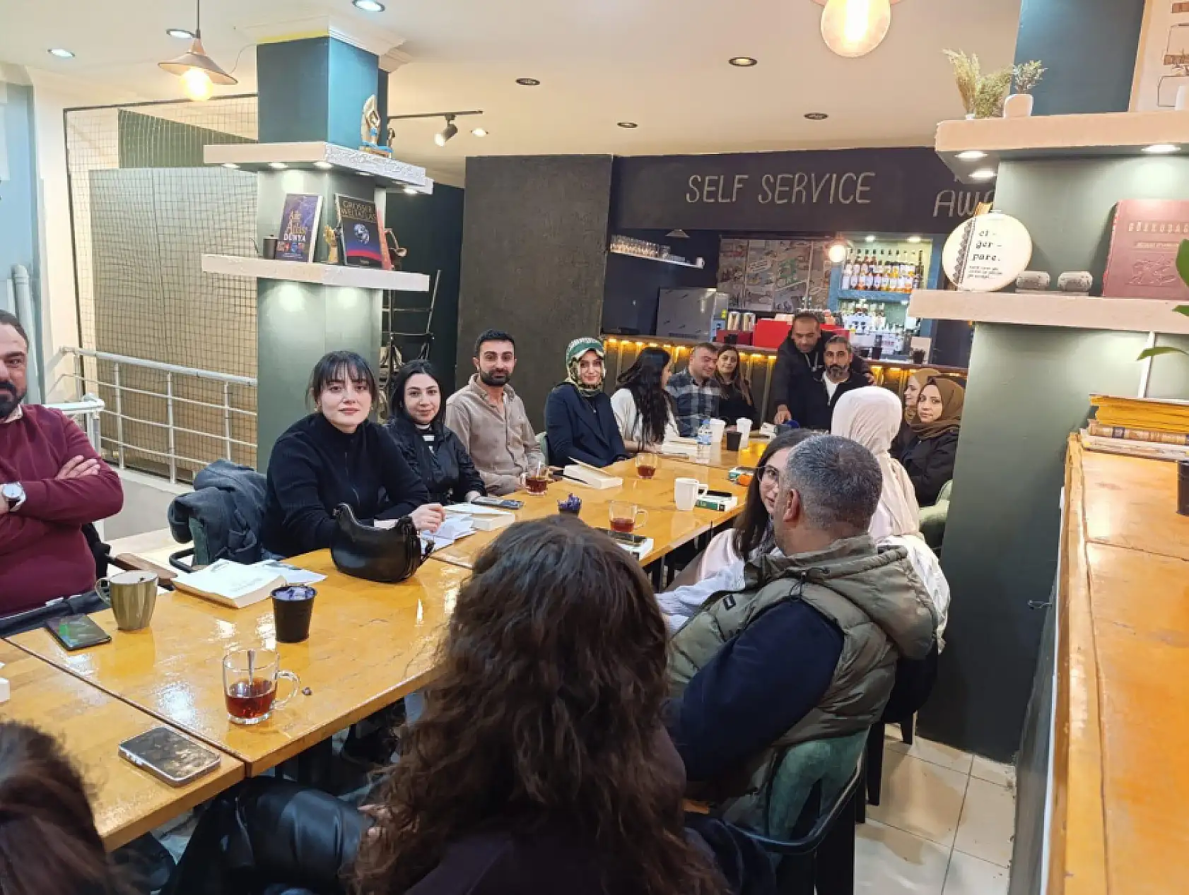 Doğubayazıt'ta kitap dostları aynı masada buluştu