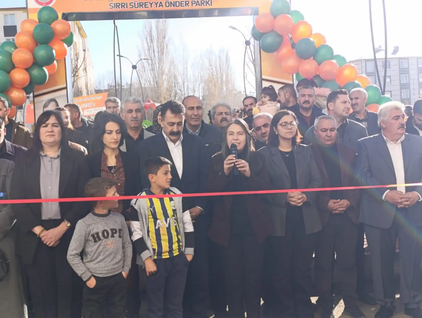 Ağrı'da Sırrı Süreyya Önder anısına park açıldı, çocukların sevinci açılışa renk kattı