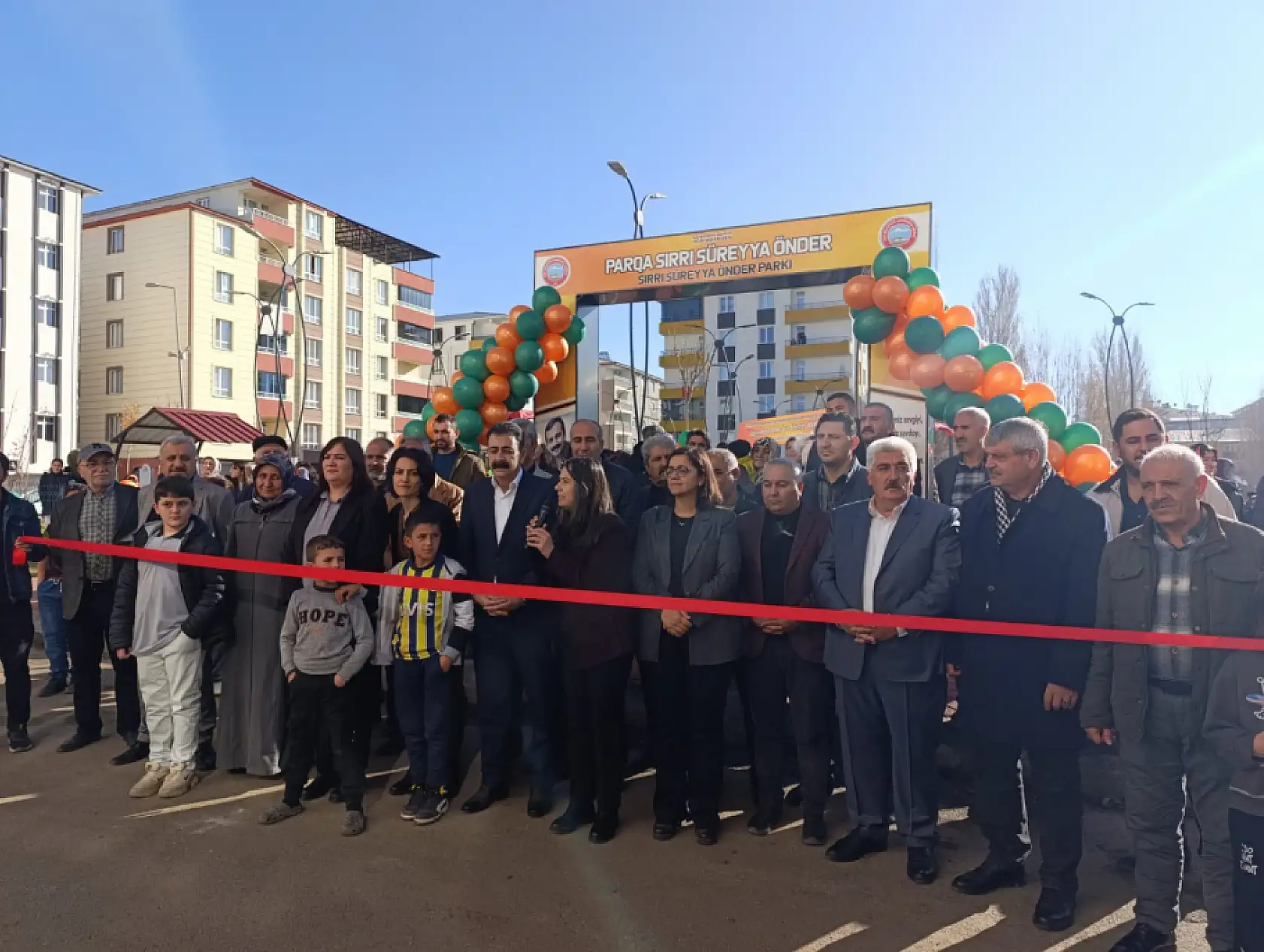 Ağrı'da Sırrı Süreyya Önder anısına park açıldı, çocukların sevinci açılışa renk kattı