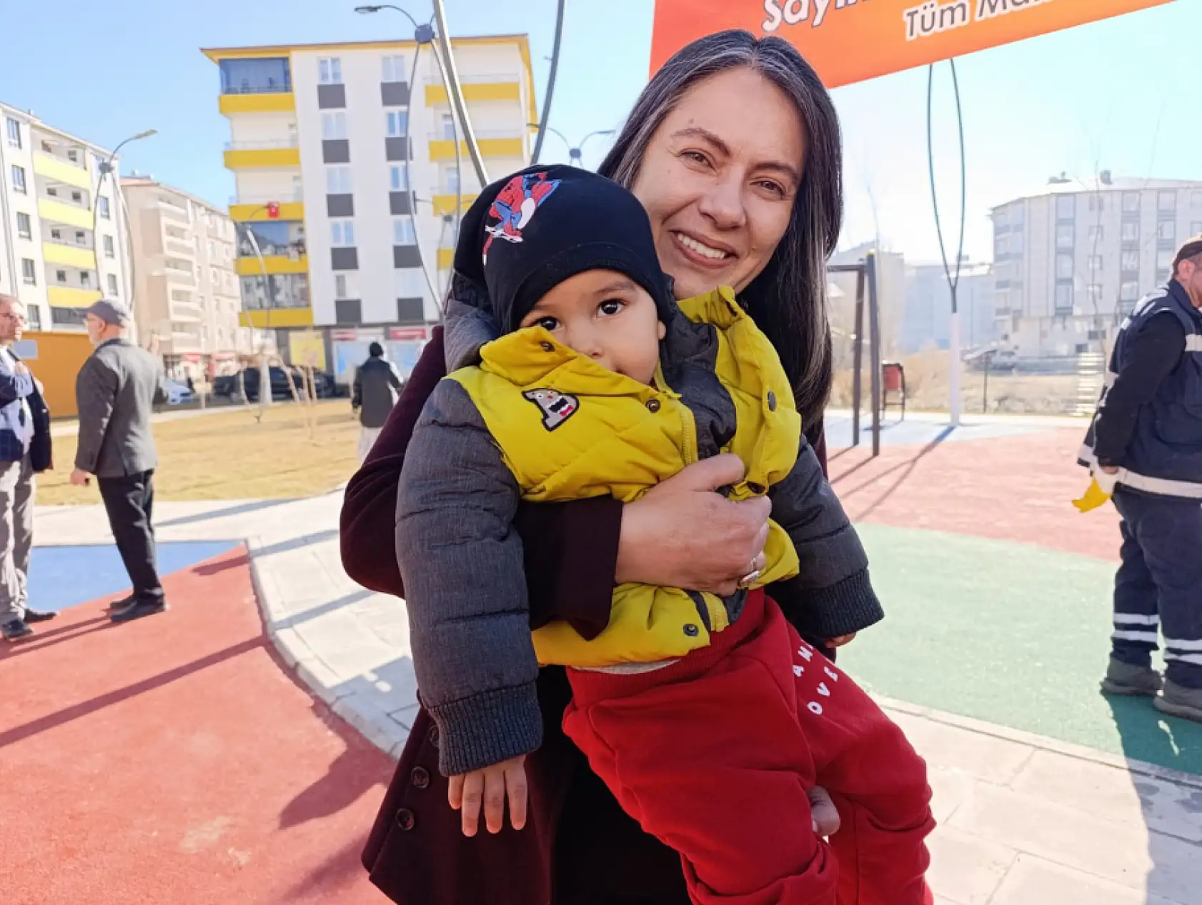 Ağrı'da Sırrı Süreyya Önder anısına park açıldı, çocukların sevinci açılışa renk kattı