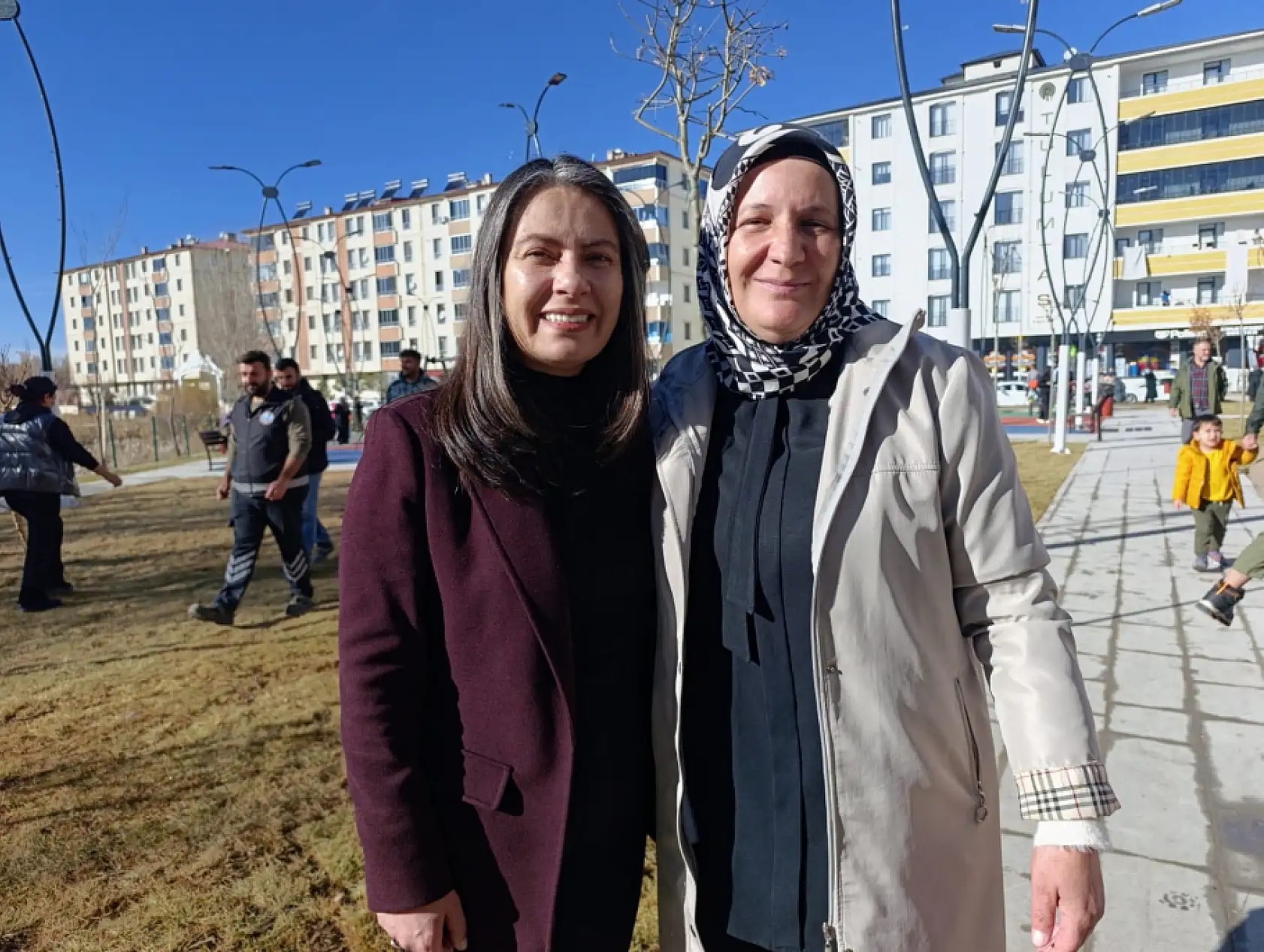Ağrı'da Sırrı Süreyya Önder anısına park açıldı, çocukların sevinci açılışa renk kattı
