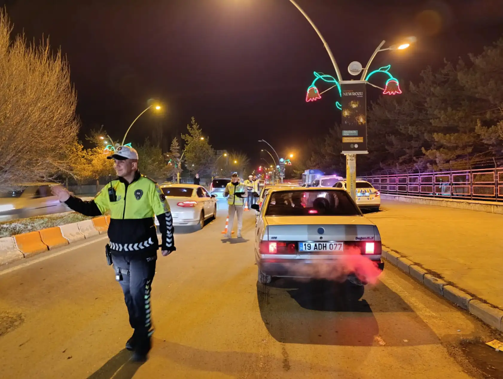 Ağrı'da trafik polisleri bayramda can güvenliği için nöbetteydi