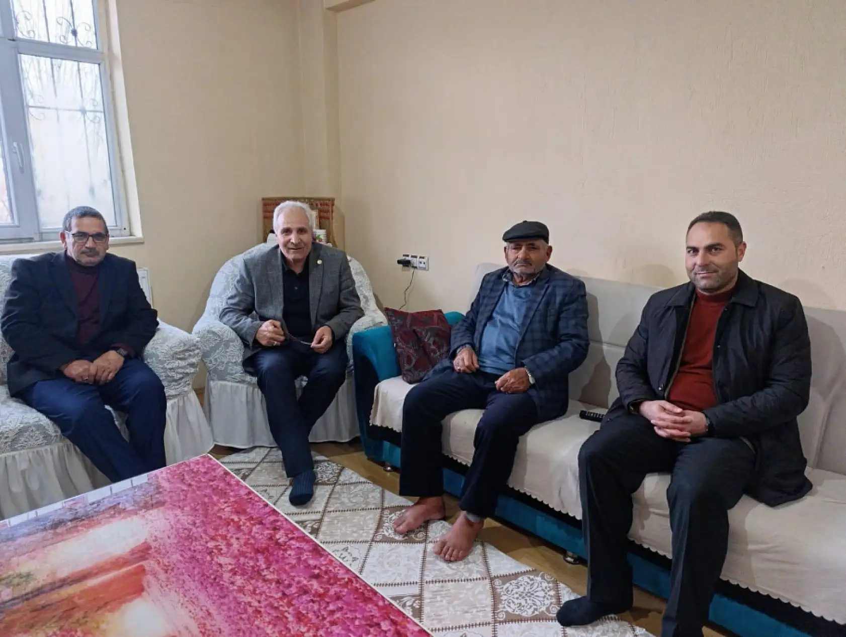 Eleşkirt Belediye Başkanı Yakut'tan, ulu çınarlara bayram ziyareti