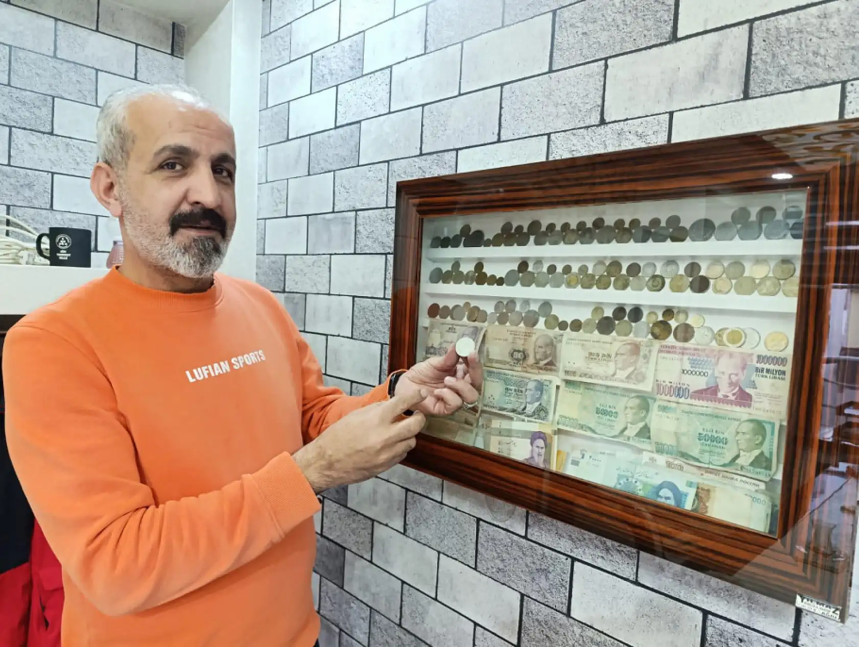 Ağrılı iş insanı Kaya'nın biriktirdiği eski paralar, koleksiyona dönüştü