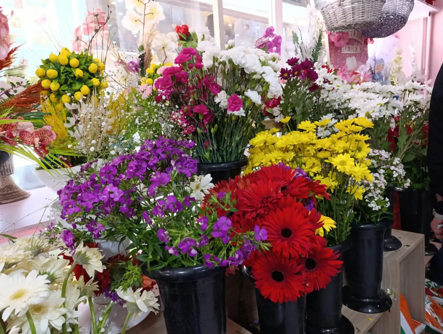 Anneler için en güzel çiçekler seçildi, Ağrı'da sipariş yoğunluğu yaşandı