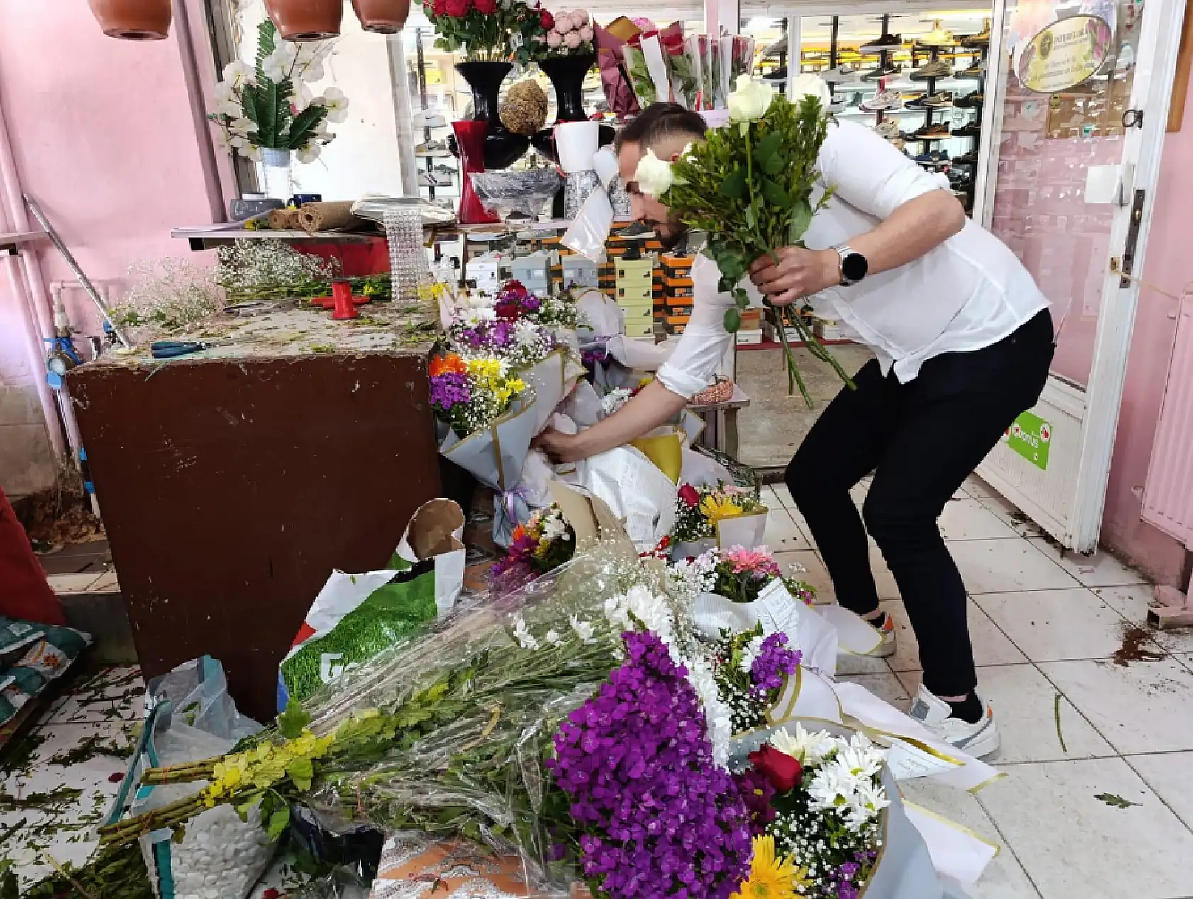 Anneler için en güzel çiçekler seçildi, Ağrı'da sipariş yoğunluğu yaşandı