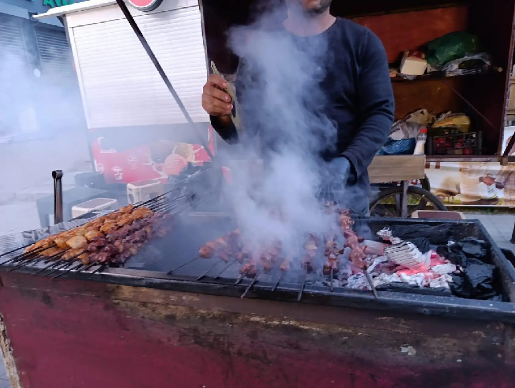 Yaz kış, gece gündüz: Ağrı'da bir ciğercinin bayram mesaisi