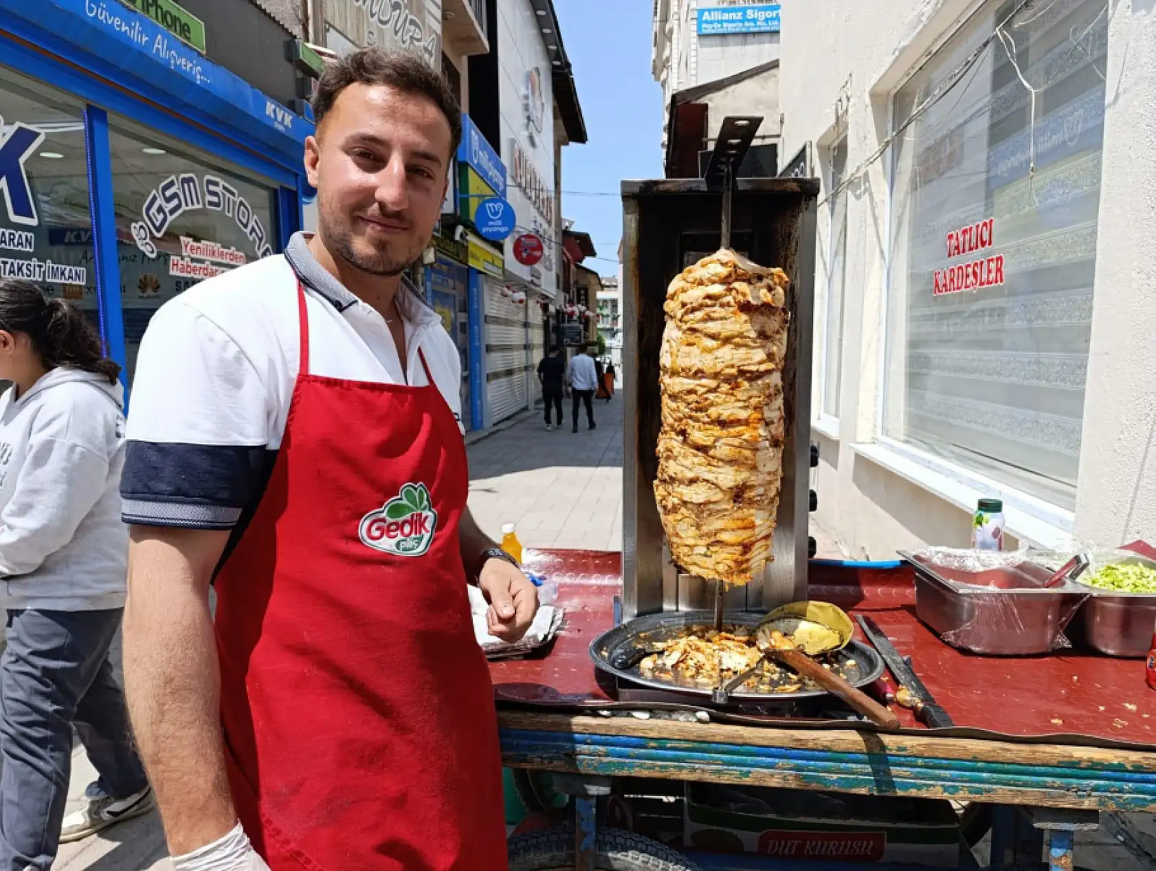 Seyyar satıcılar Ağrı'da bayram geleneğini sürdürdü