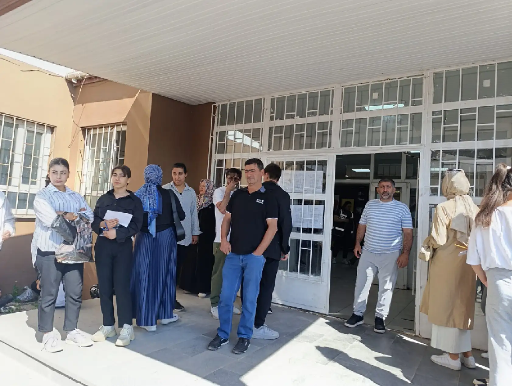 Doğubayazıt'ta LGS sınavı heyecanla başladı