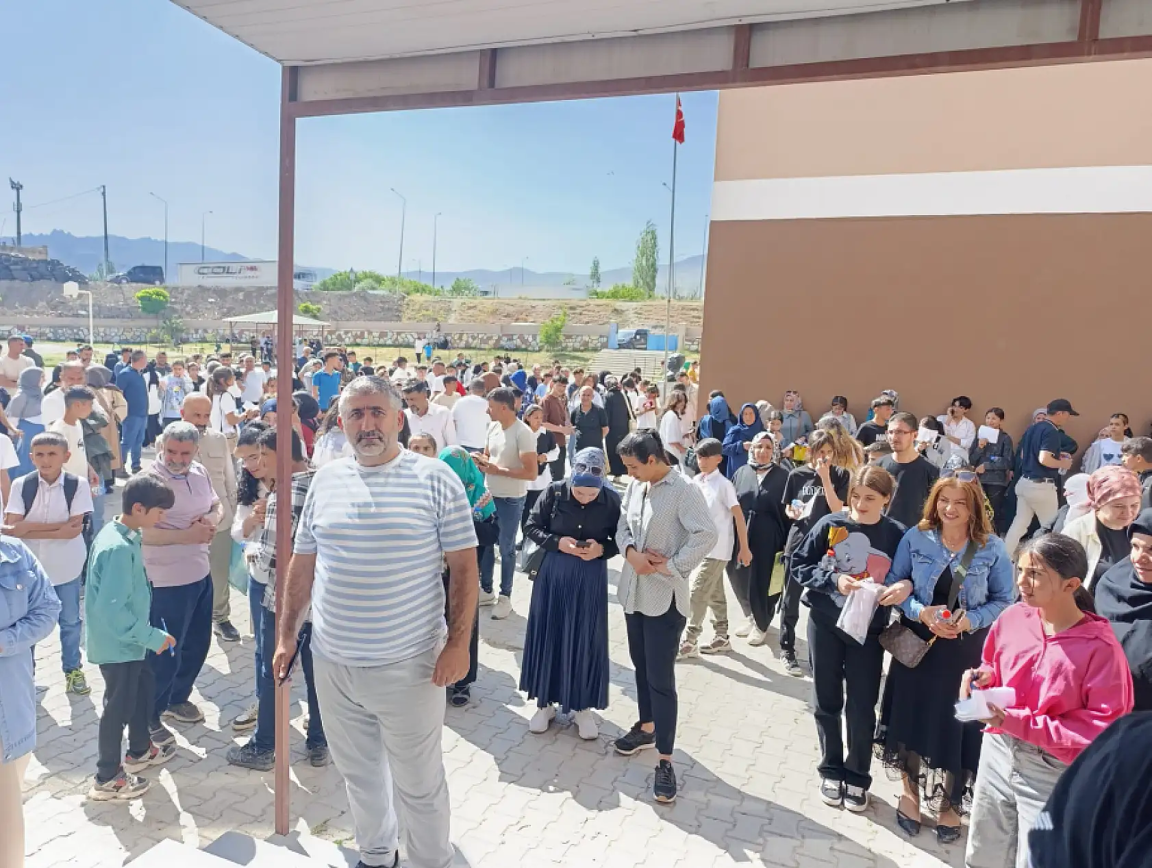 Doğubayazıt'ta LGS sınavı heyecanla başladı