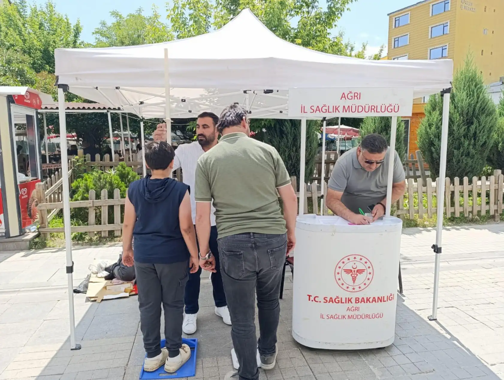 Ağrı'da sağlık taramaları caddelere taşındı