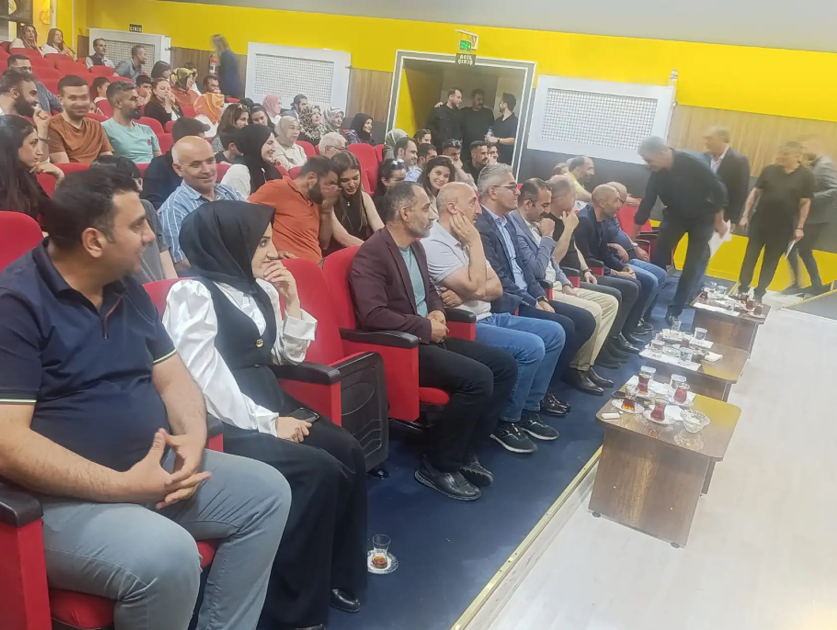 Doğubayazıt'ta eğitimin yıldızları ödüllerini aldı