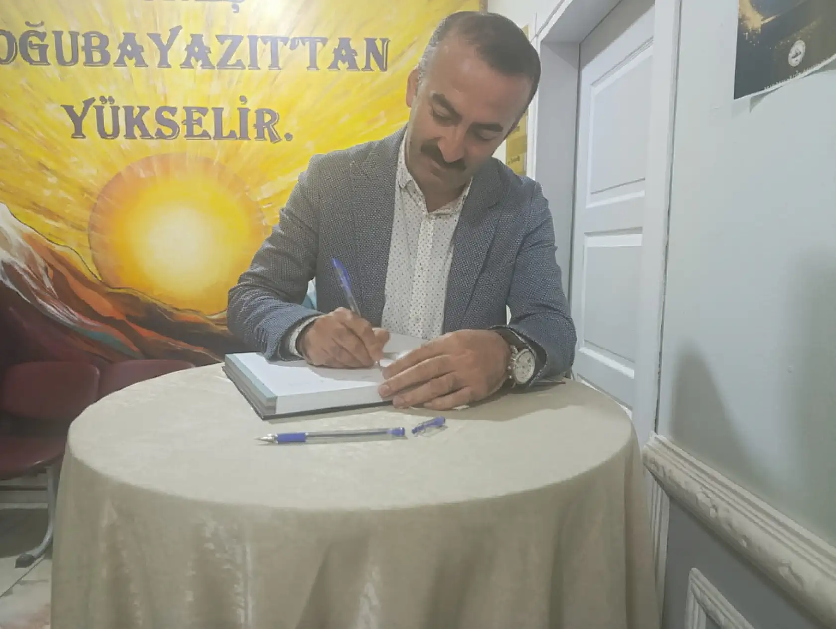 Doğubayazıt'ta eğitimin yıldızları ödüllerini aldı