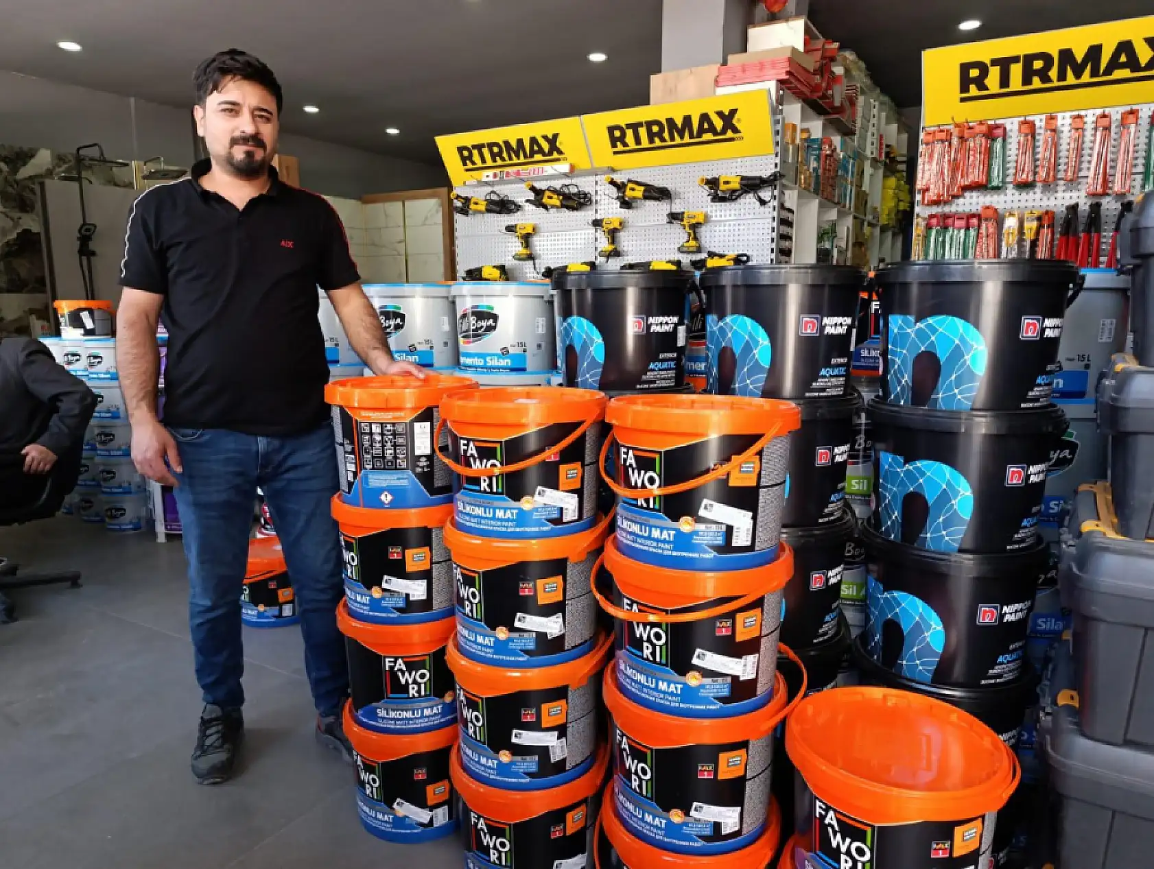 Ağrı'da inşaat sezonu hızlandı, boya satışları arttı