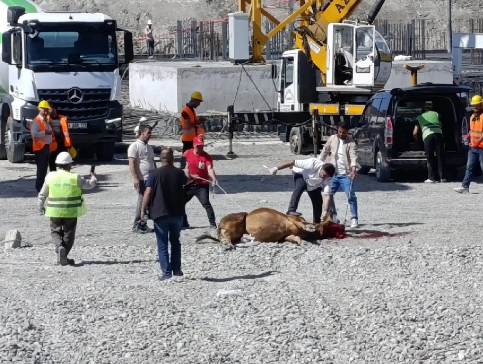 Ağrı'da alışveriş ve sosyal yaşamın kalbi olacak projenin temeli atıldı!