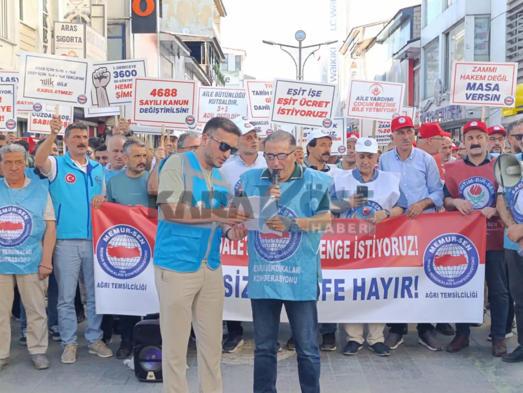 Ağrı'da Memur-Sen'den 'Gelirde Adalet, Ücrette Denge' eylemi