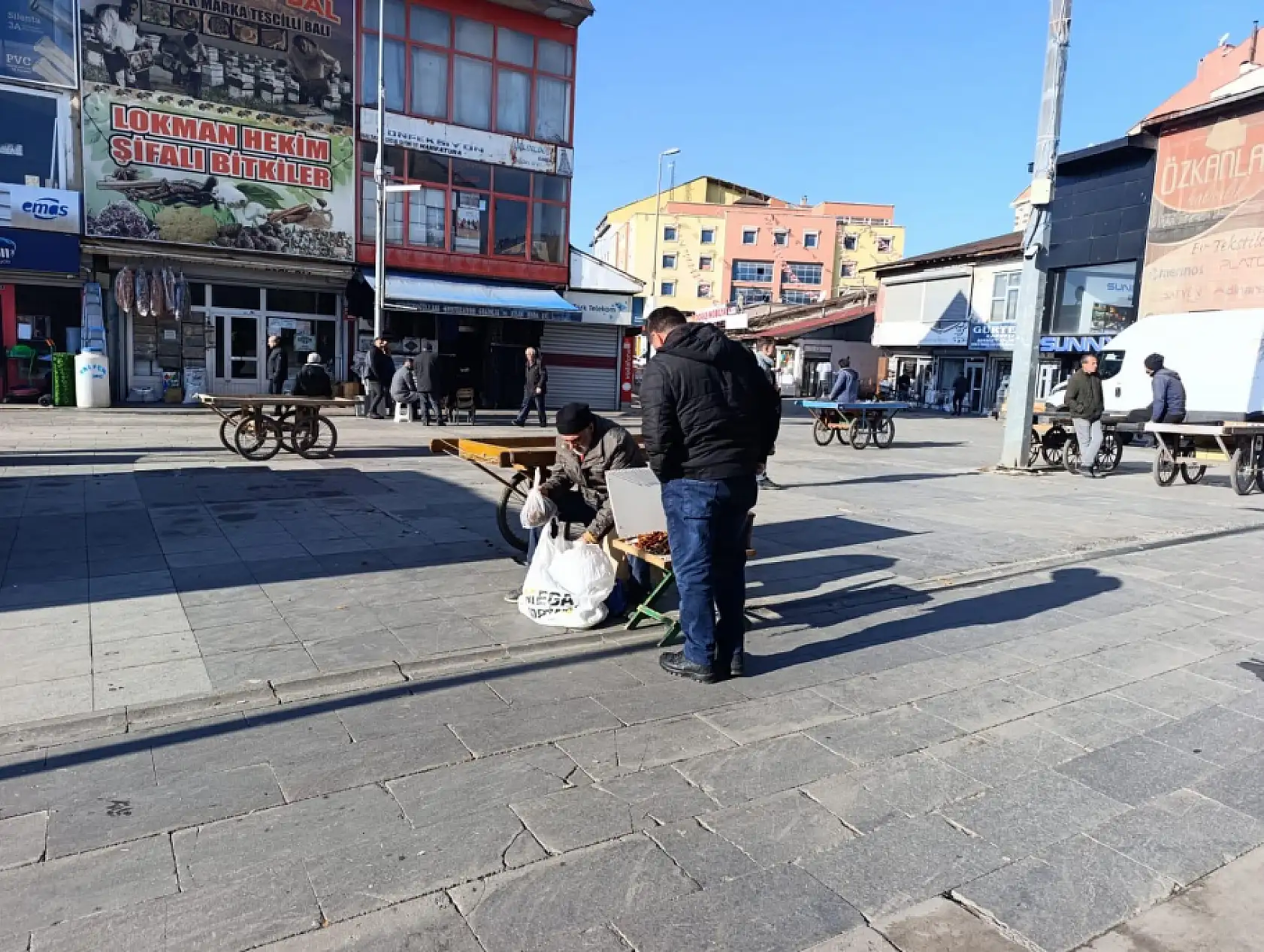 Ağrı'da kar beklentisi yerini güneşli havaya bıraktı