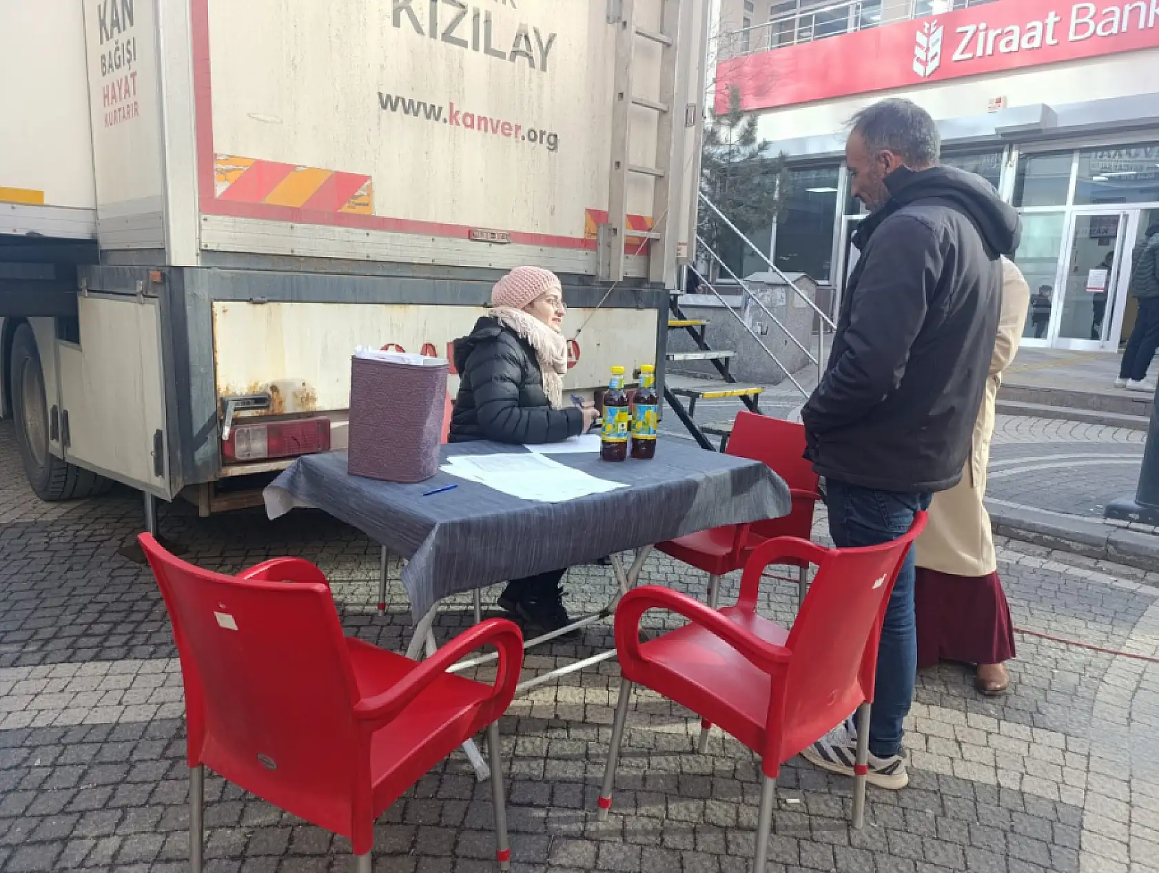 Kızılay kan bağış aracı cumartesi gününe kadar Doğubayazıt'ta