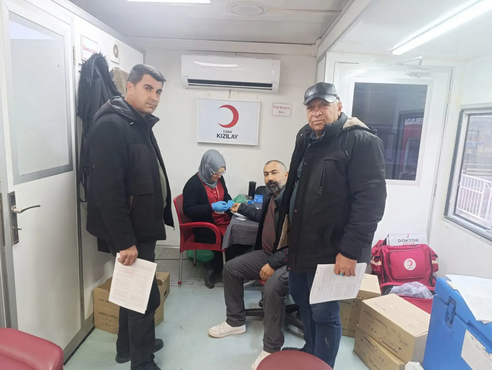 Kızılay kan bağış aracı cumartesi gününe kadar Doğubayazıt'ta