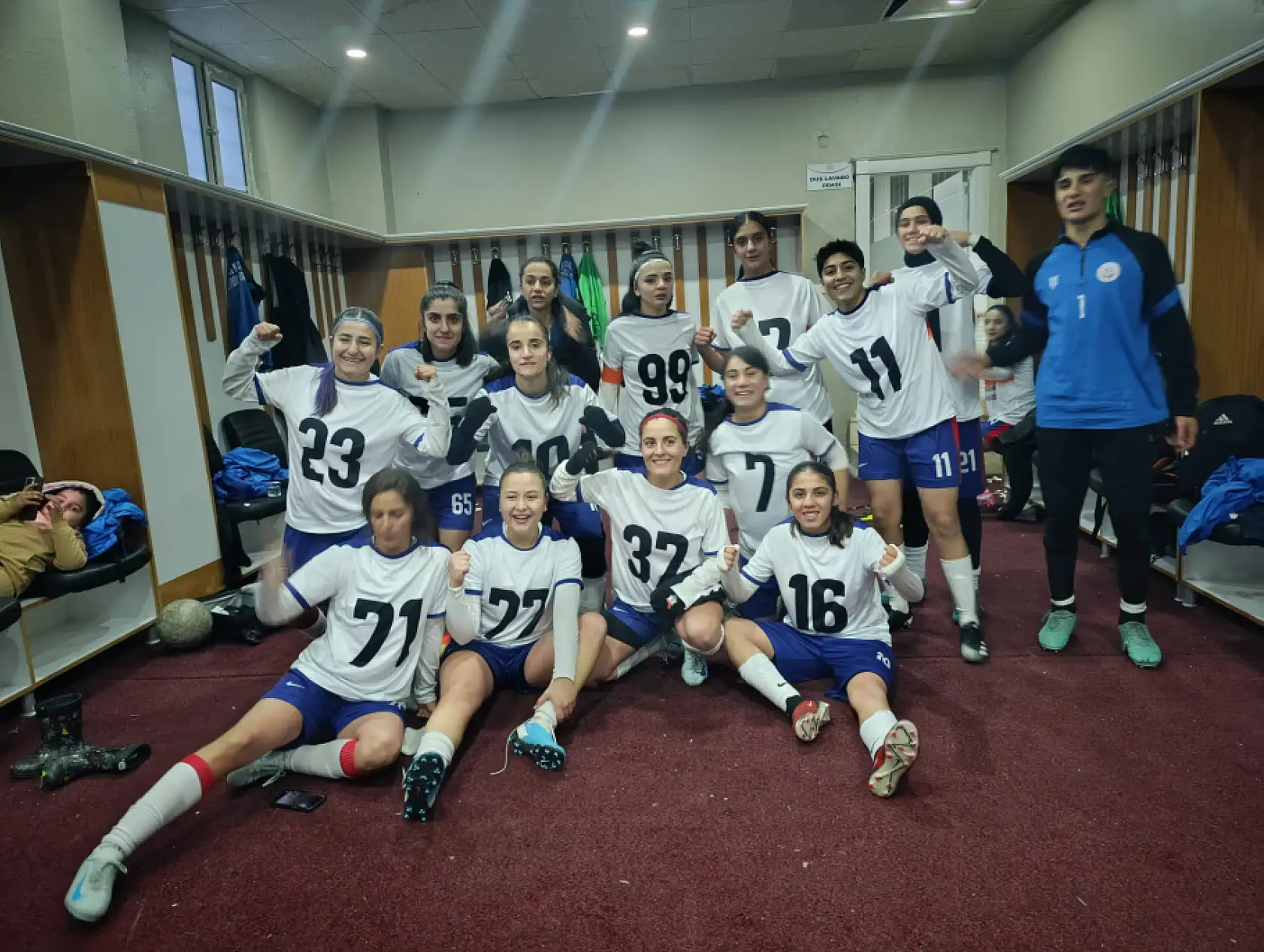 Ağrı'nın altın kızları sahasında kazandı!