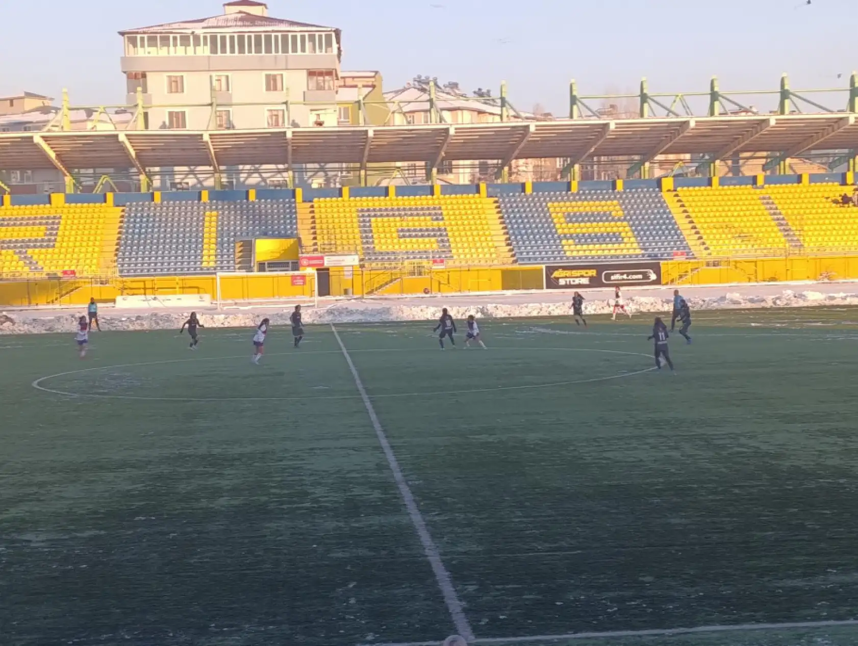 Ağrı'nın altın kızları sahasında kazandı!