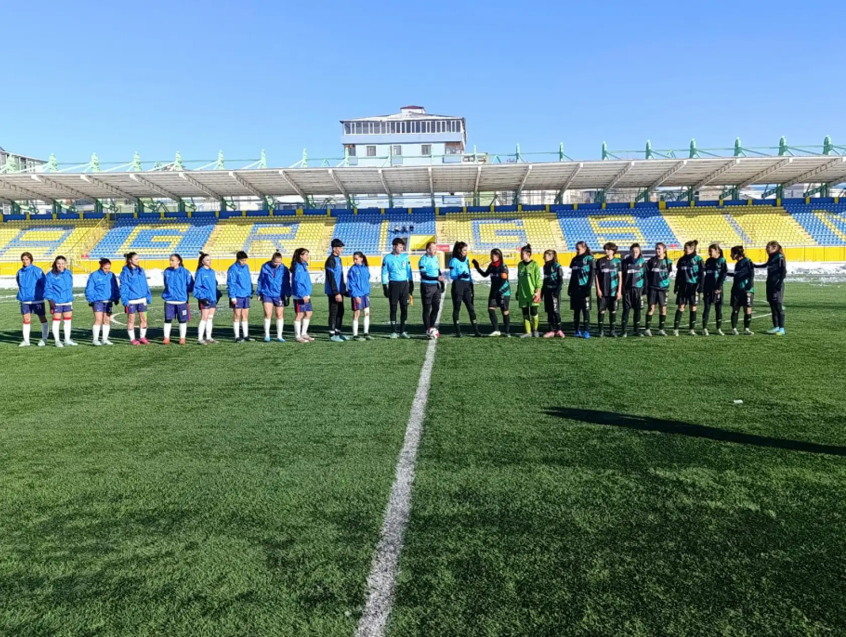 Ağrı'nın altın kızları sahasında kazandı!