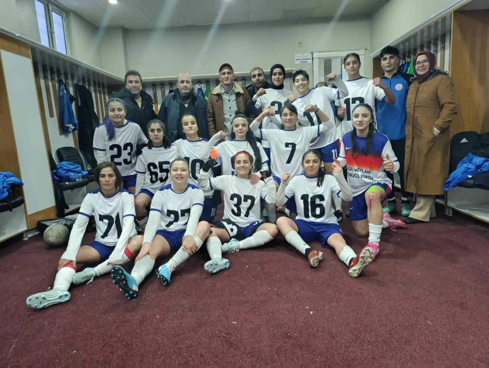 Ağrı'nın altın kızları sahasında kazandı!