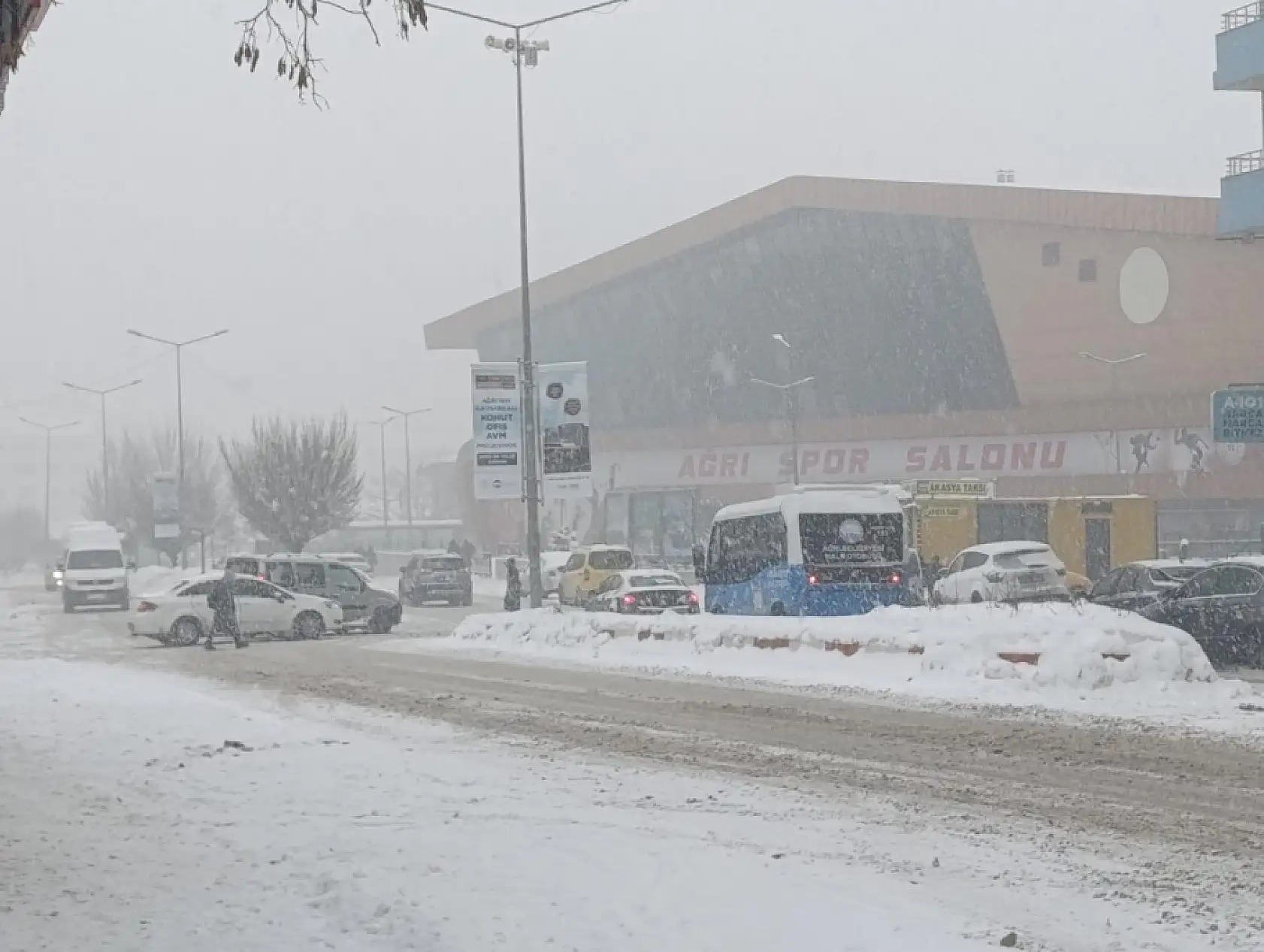 Ağrı günler sonra yeniden kara teslim oldu