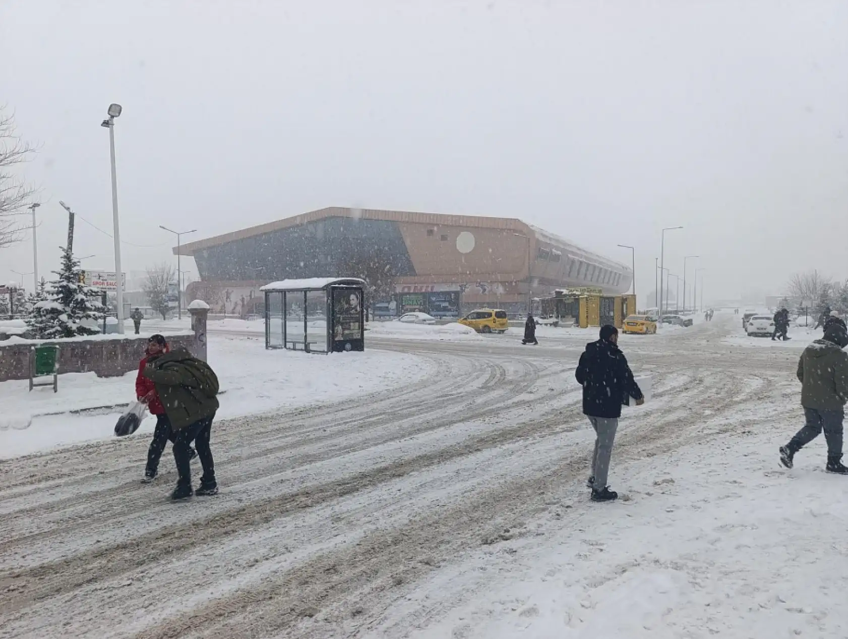 Ağrı günler sonra yeniden kara teslim oldu
