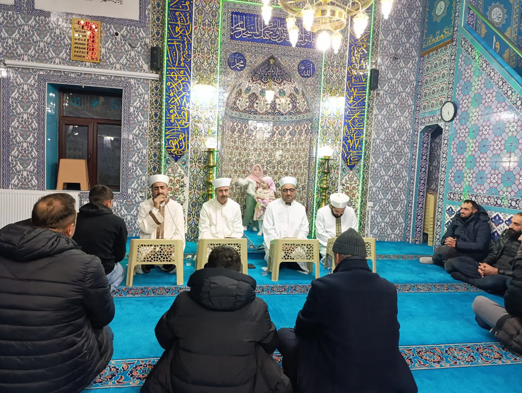 Doğubayazıt'ta kandil gecesinde dualar semaya yükseldi