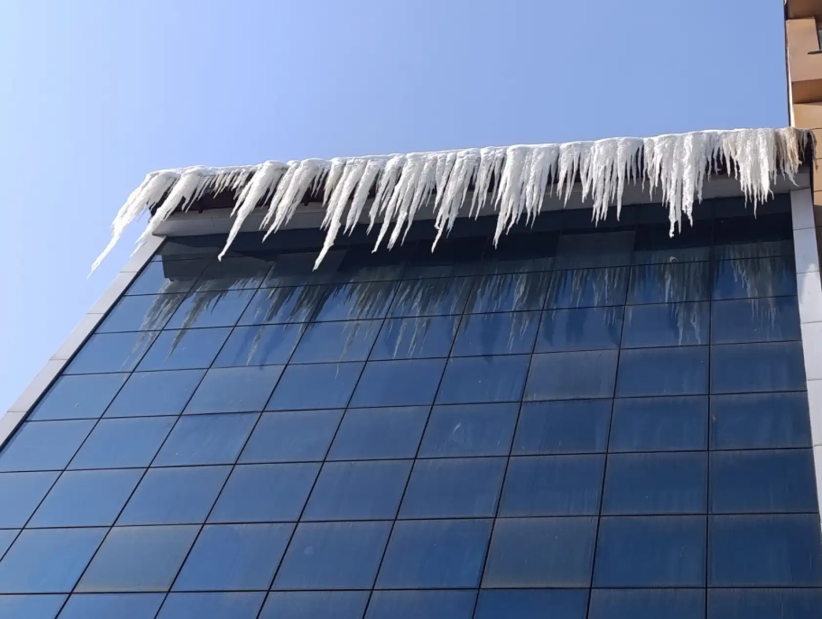 Eksi dereceler Ağrı'da günlük yaşamı zorlaştırıyor