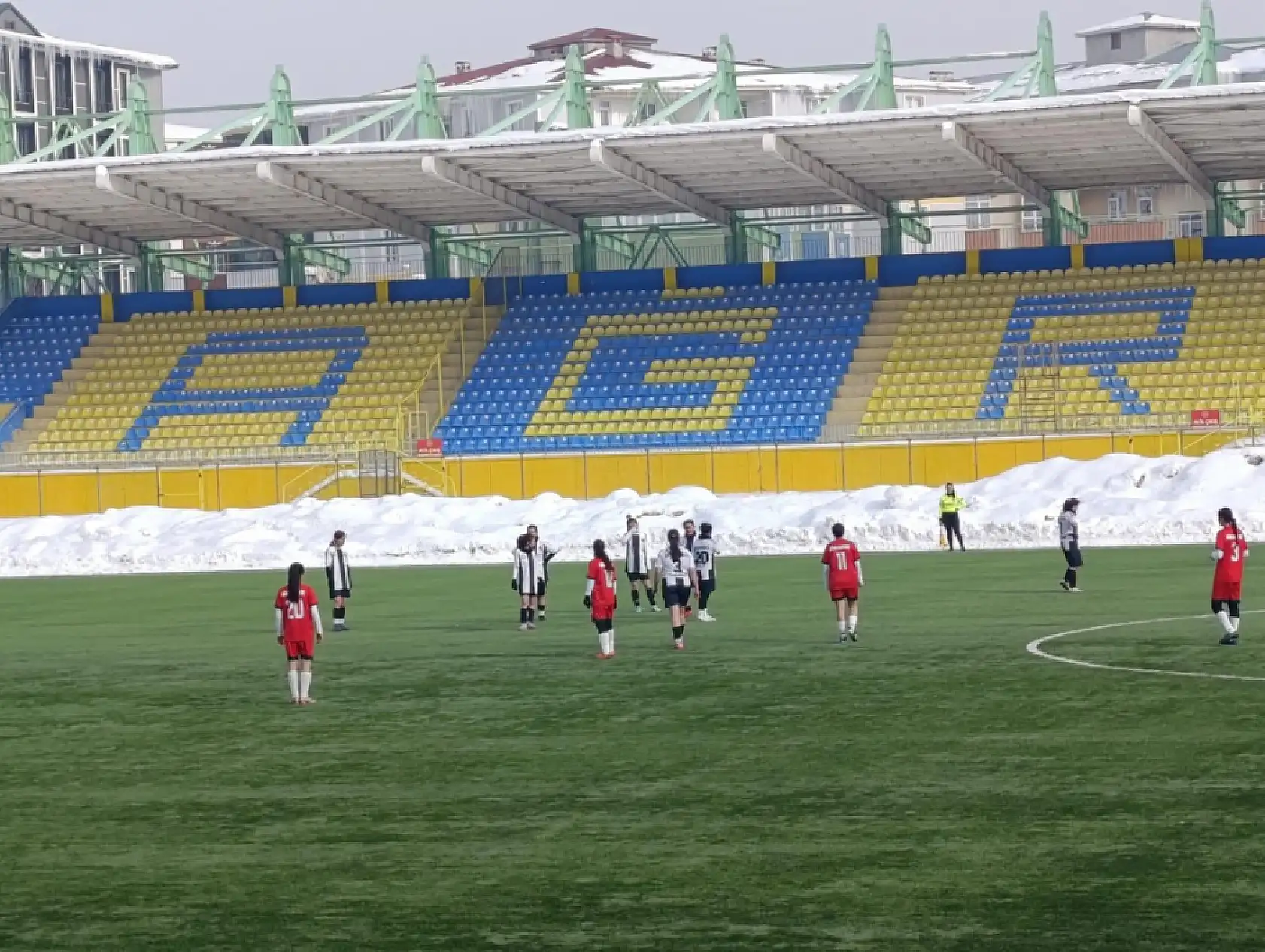 Altın kızlar evinde rakibine şans tanımadı