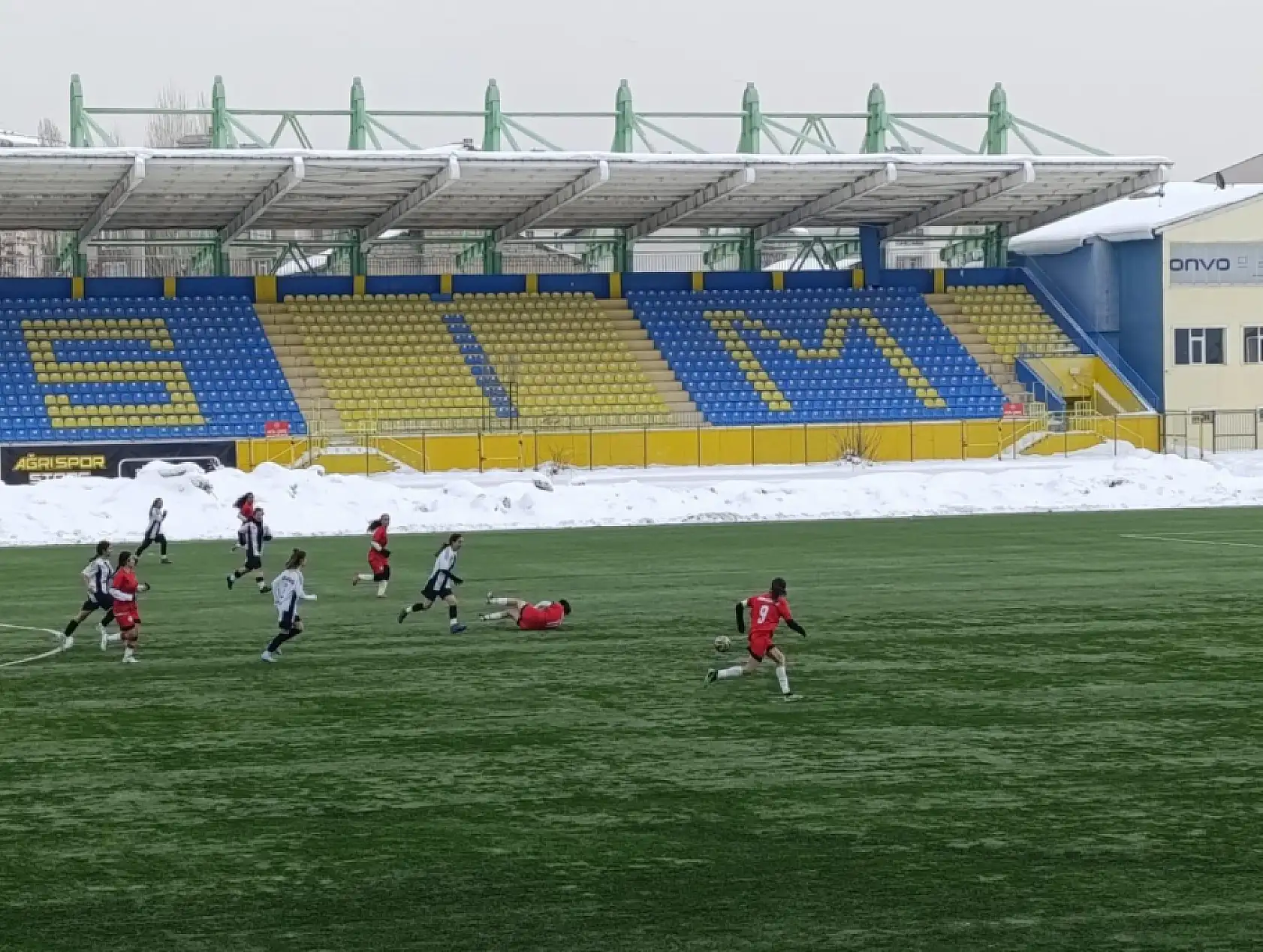 Altın kızlar evinde rakibine şans tanımadı