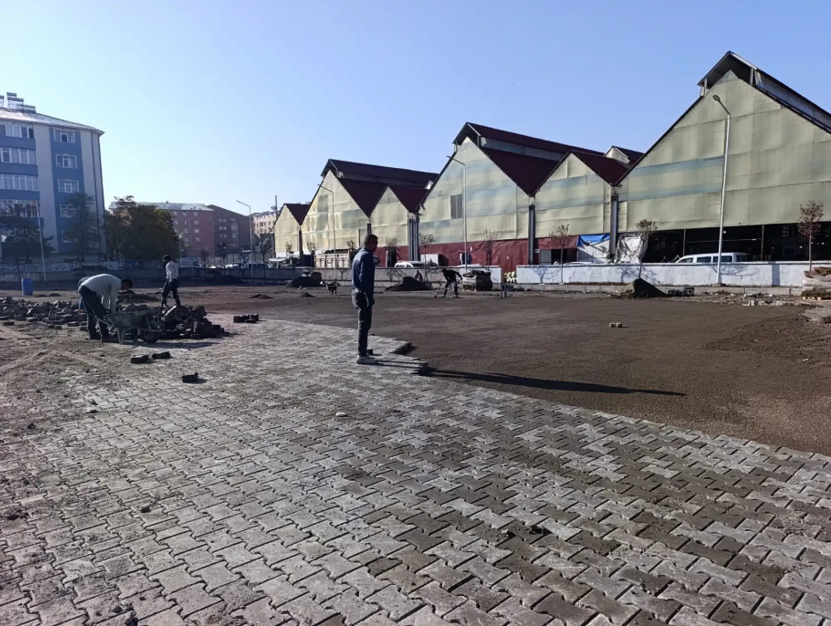 Ağrı'da  trafiğe nefes aldıracak 300 araçlık otoparkta sona gelindi