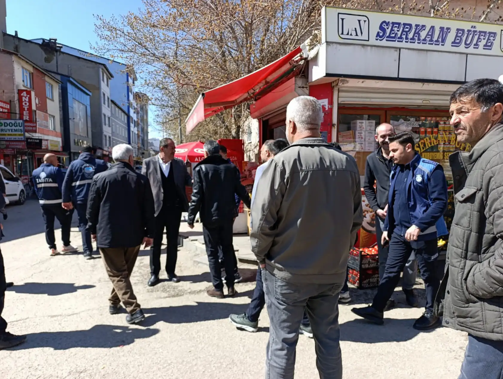 Ağrı'da zabıta ile esnaf arasında tansiyon yükseldi