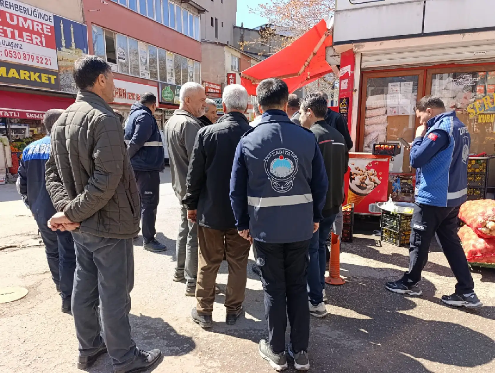 Ağrı'da zabıta ile esnaf arasında tansiyon yükseldi