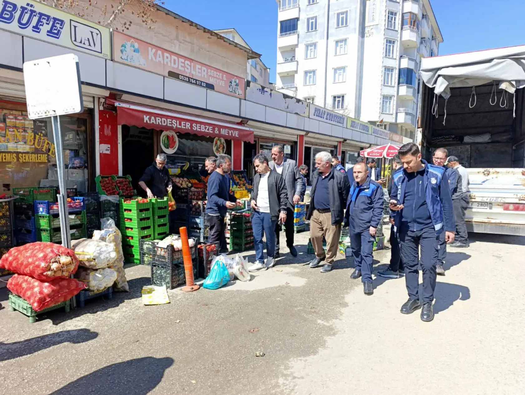 Ağrı'da zabıta ile esnaf arasında tansiyon yükseldi