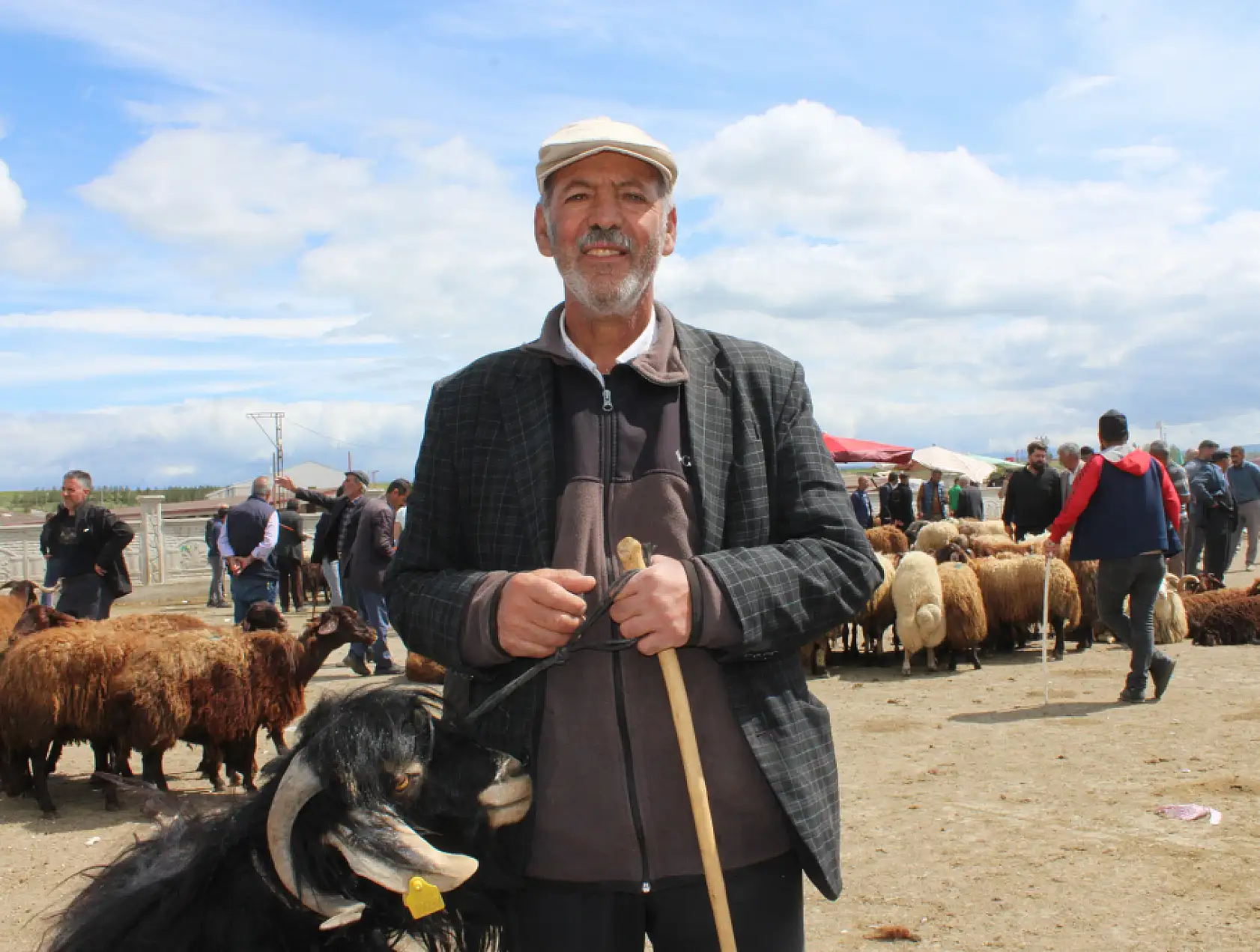 Ağrı kurban pazarında ikinci gün hareketliliği yaşandı