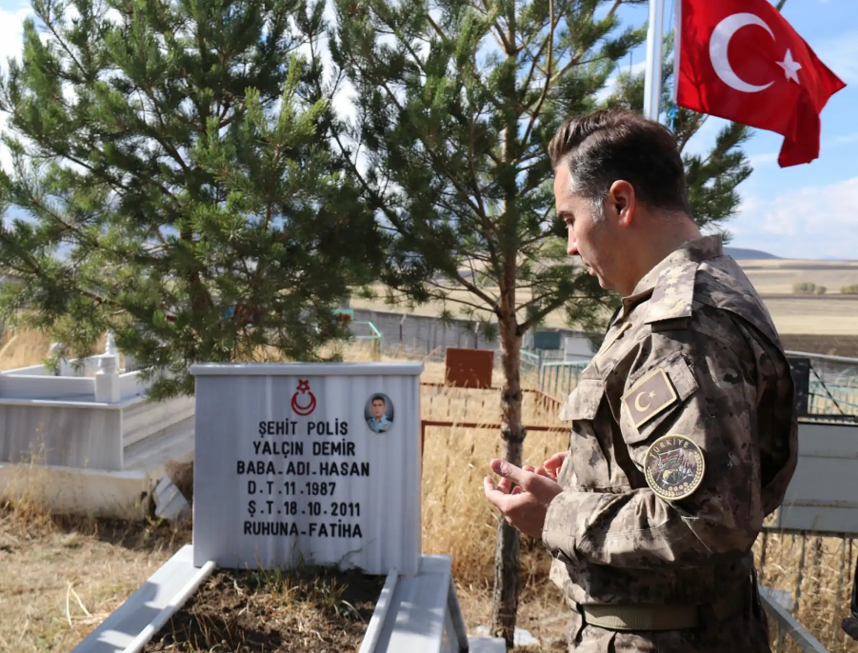 Ağrı'da şehit annesine veda: Müdür Önder, aileye taziye ziyaretinde bulundu
