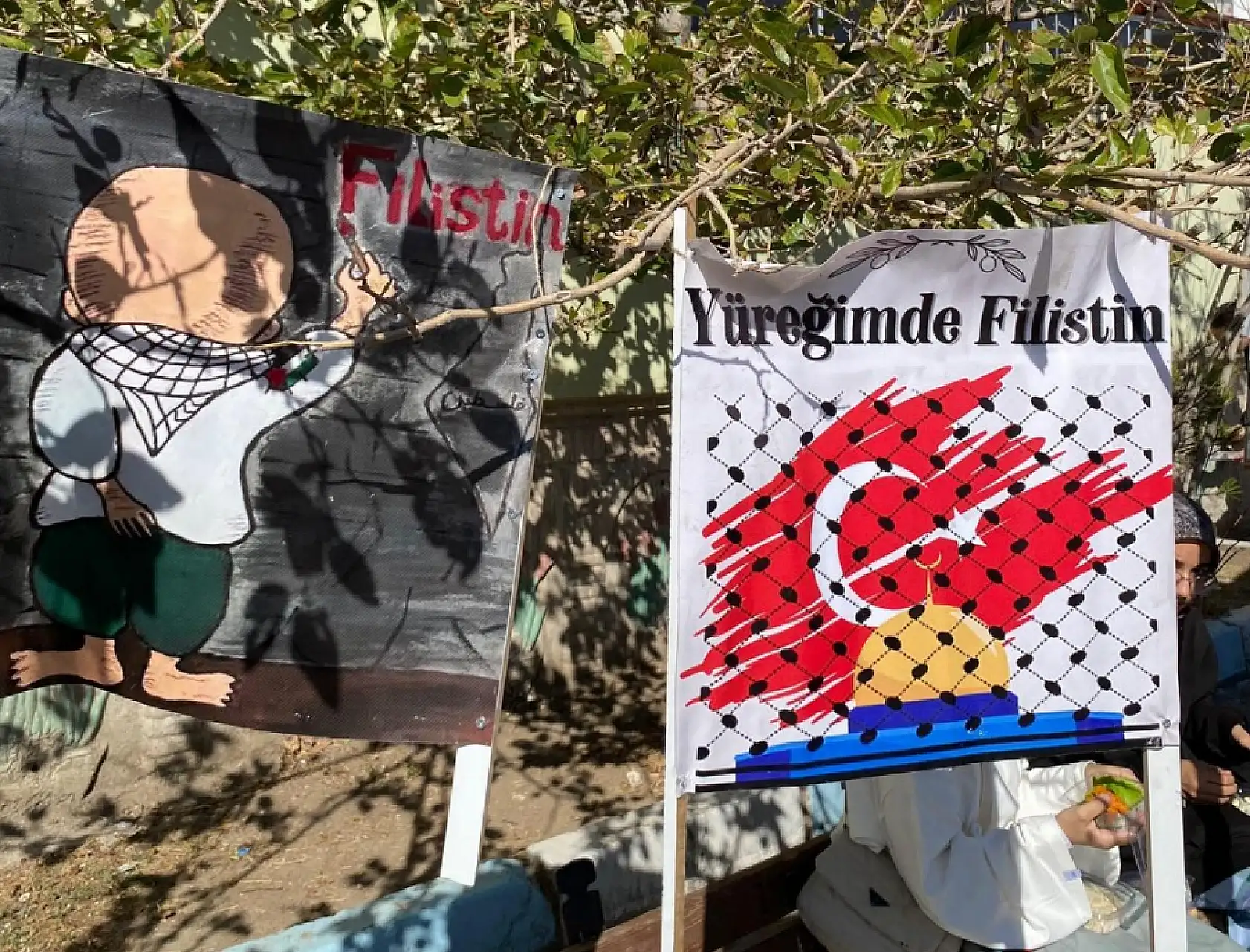 Doğubayazıt'ta Gazze için el birliği: Öğrenciler kermeste bir araya geldi