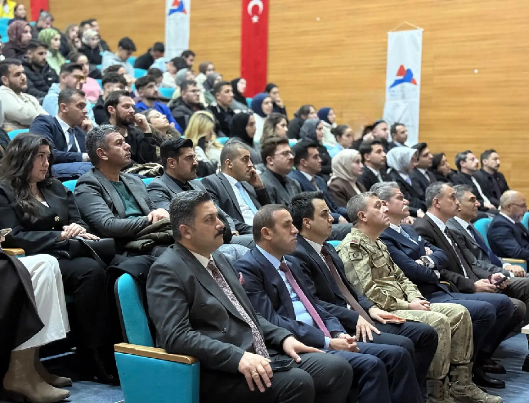 Ağrı'da gençlere kritik uyarı: 'Kolay Para' tuzağına dikkat