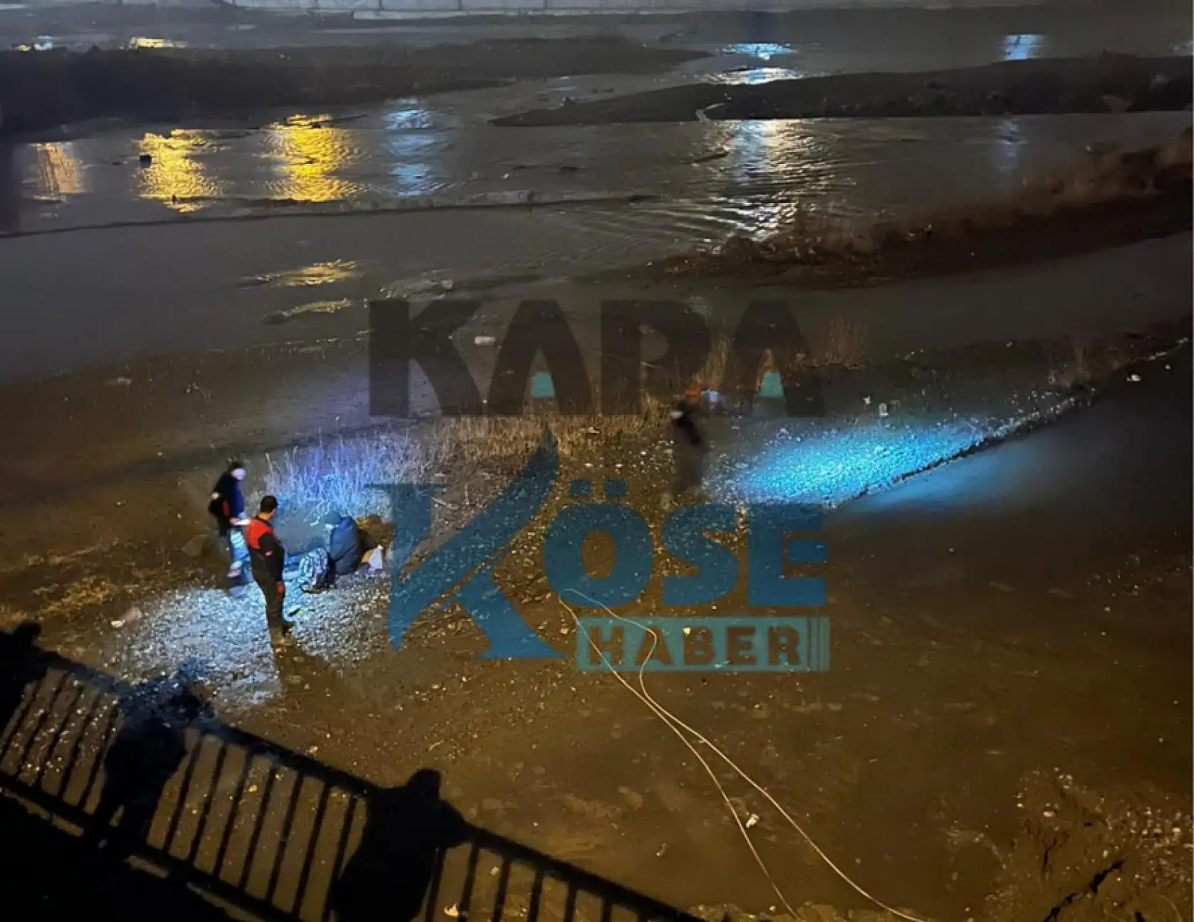 Ağrı'da önce dövdüler sonra köprüden aşağı attılar