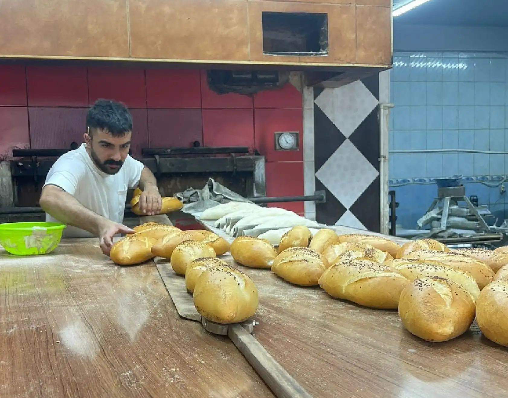 Ağrı'da fırıncılardan kısmi grev: Ekmek sadece fırınlarda satılıyor