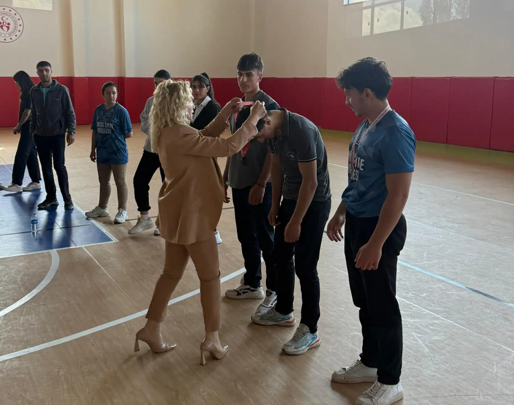 Doğubayazıt'ta liseler arası bilek güreşi turnuvası coşkusu