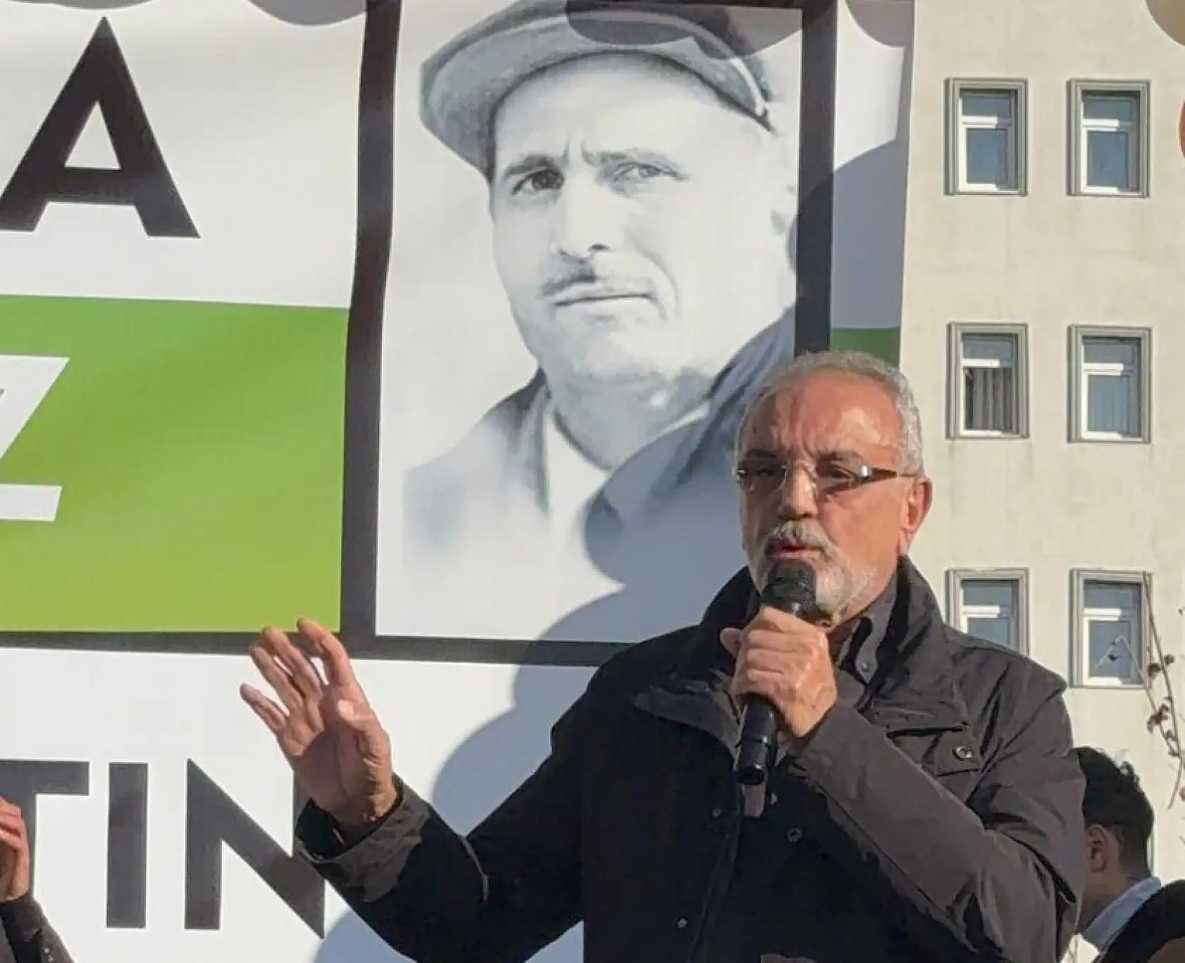 Şehrin yeni yaşam merkezi Ağrı Kent Meydanı halkla buluştu