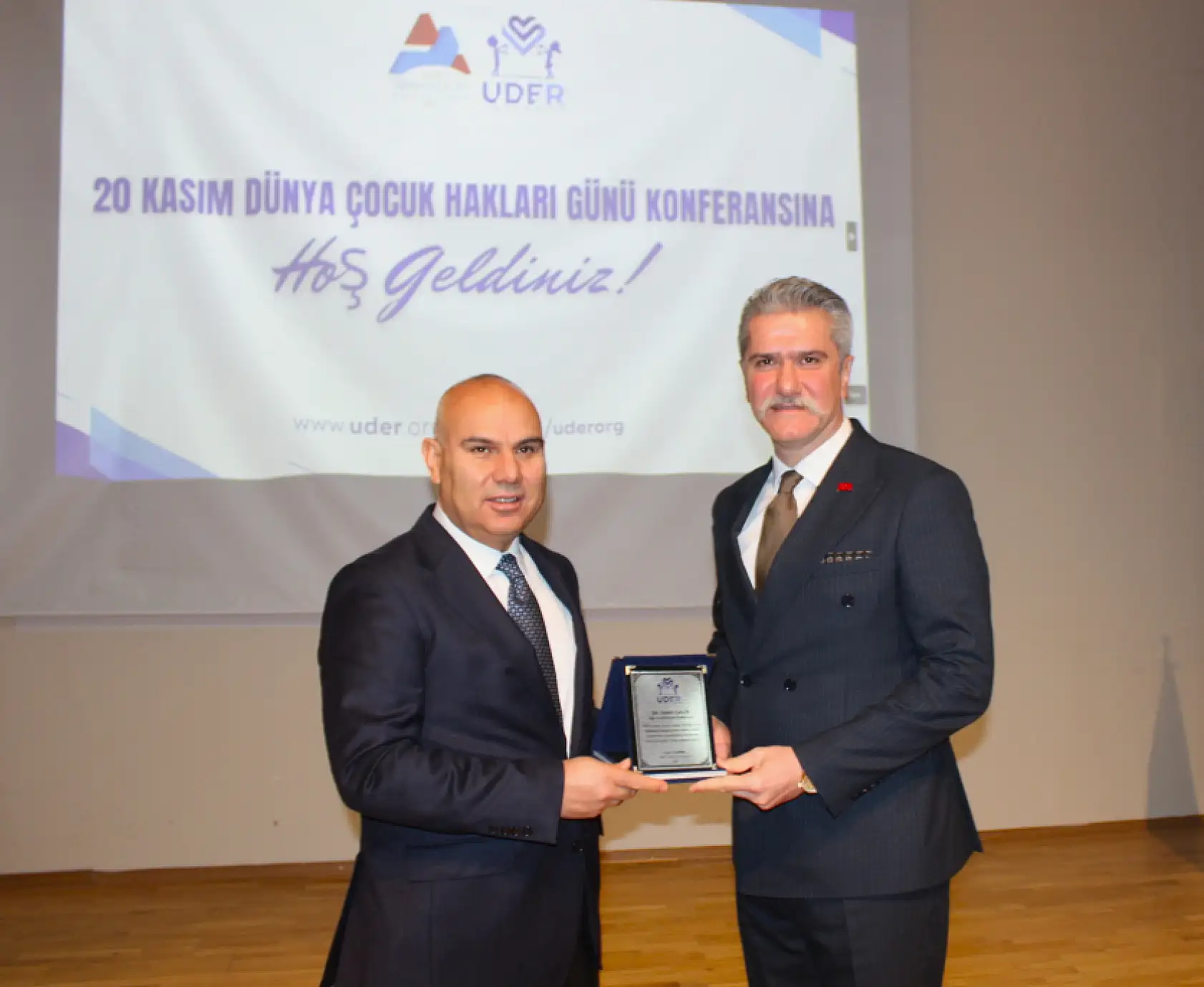 Çocukların hukuki ve psikolojik hakları Ağrı'daki konferansta ele alındı