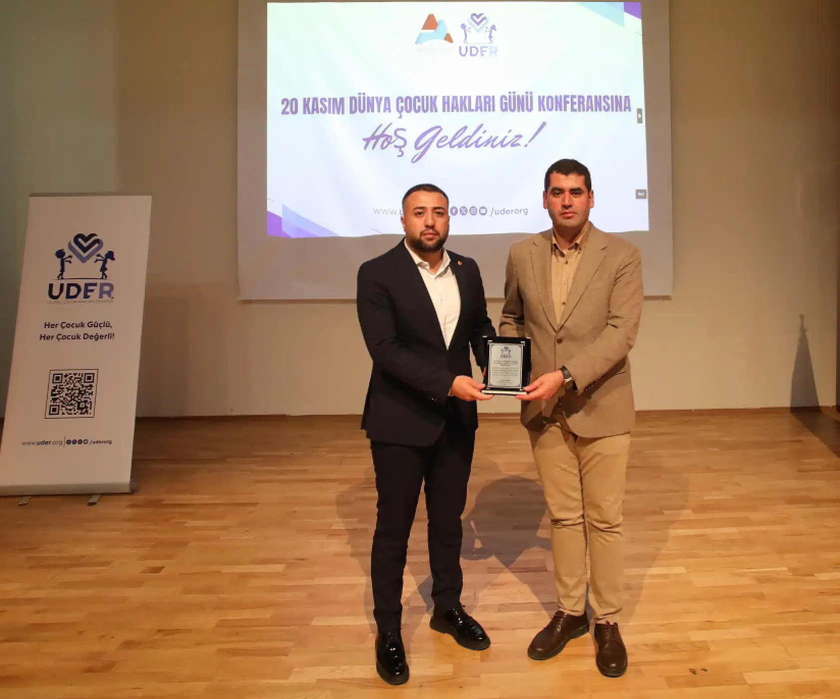 Çocukların hukuki ve psikolojik hakları Ağrı'daki konferansta ele alındı