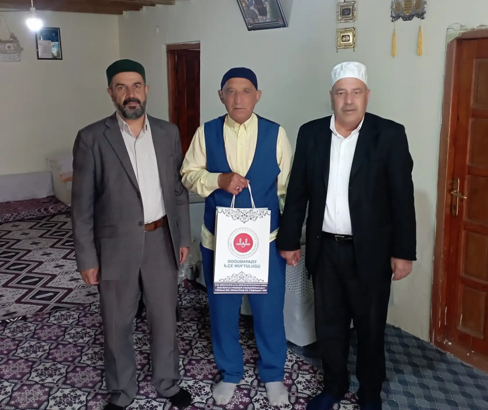 Doğubayazıt'ta gaziler, evlerinde ziyaret edildi